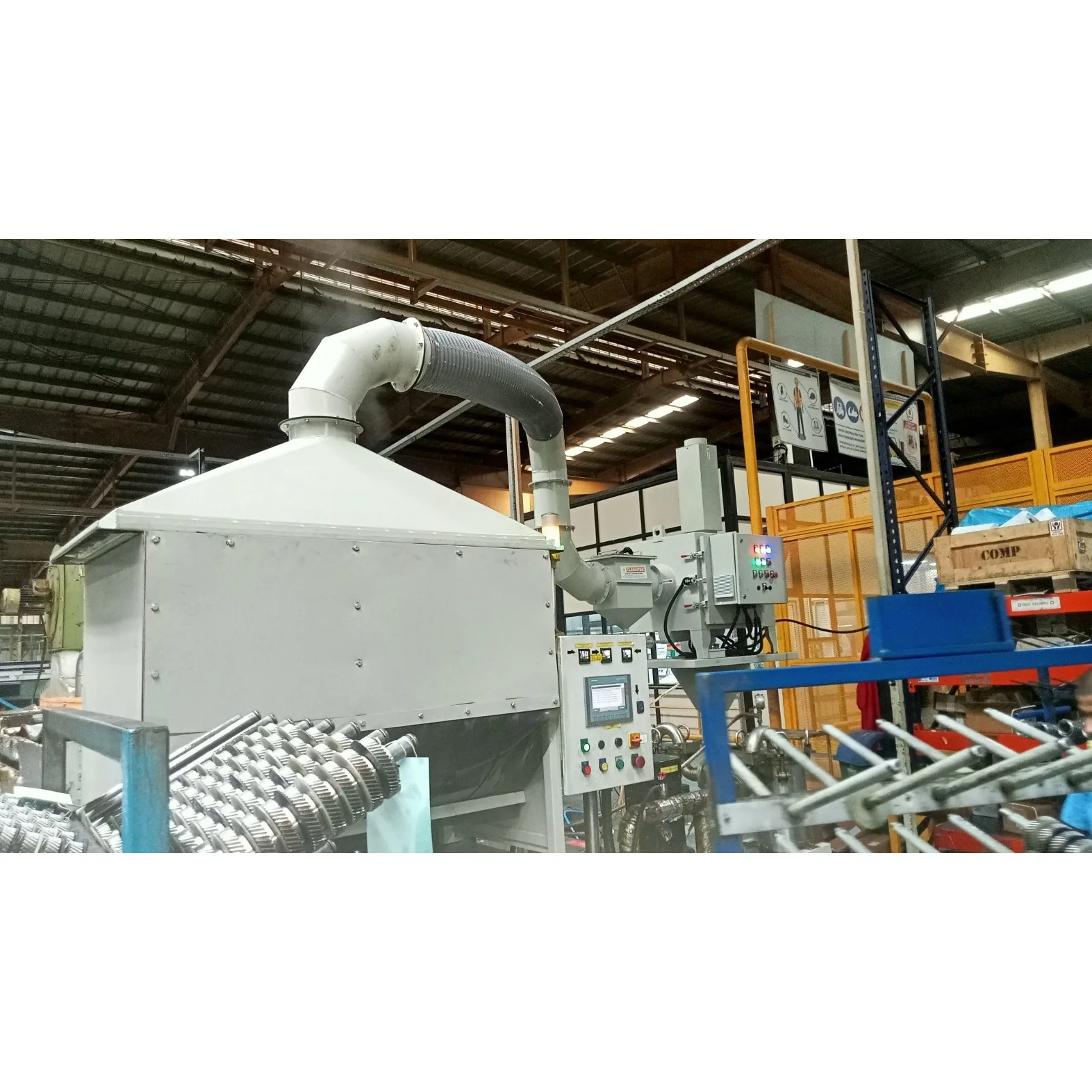 Electrostatic oil mist collector